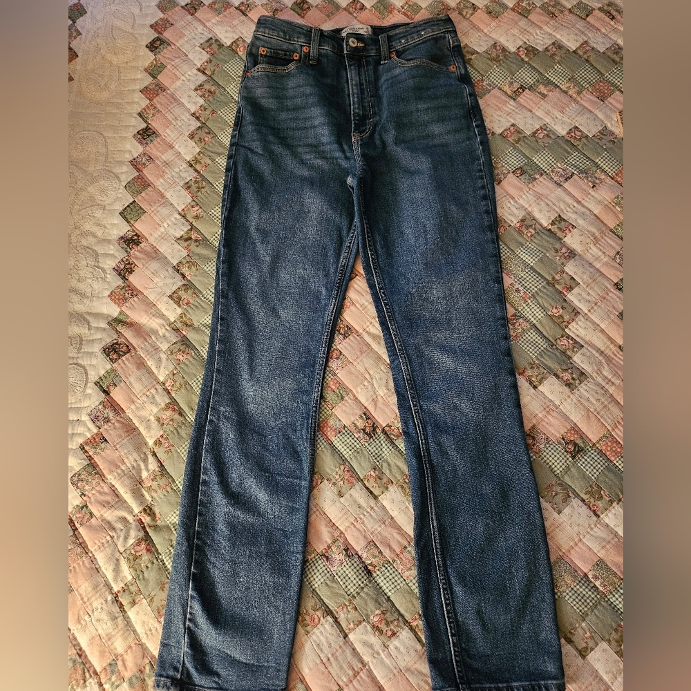 Abercrombie & Fitch Ultra High Rise Slim Straight Jeans - Picture 3 of 9